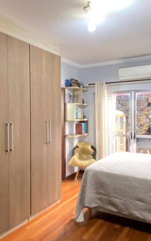 Casa à venda com 222m², 4 quartos e 2 vagas Casa à venda com 222m², 4 quartos e 2 vagasSuíte 3