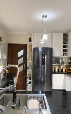 Casa à venda com 222m², 4 quartos e 2 vagas