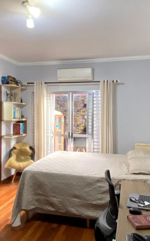 Casa à venda com 222m², 4 quartos e 2 vagas Casa à venda com 222m², 4 quartos e 2 vagasSuíte 3
