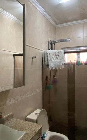 Casa à venda com 222m², 4 quartos e 2 vagas Casa à venda com 222m², 4 quartos e 2 vagasBanheiro da Suíte 2
