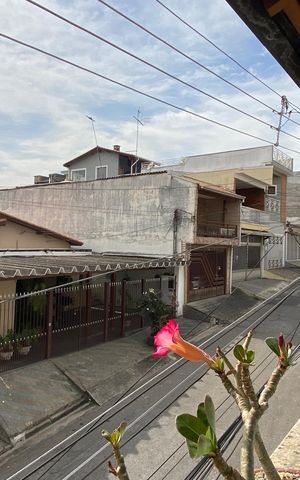 Casa à venda com 222m², 4 quartos e 2 vagas Casa à venda com 222m², 4 quartos e 2 vagasVaranda 3 - Vista