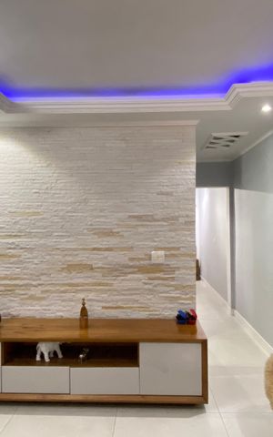 Casa à venda com 222m², 4 quartos e 2 vagas Casa à venda com 222m², 4 quartos e 2 vagasSala