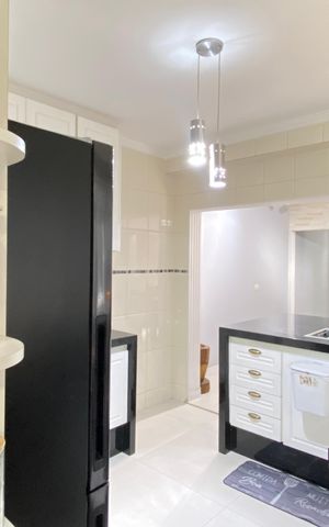Casa à venda com 222m², 4 quartos e 2 vagas Casa à venda com 222m², 4 quartos e 2 vagasCozinha