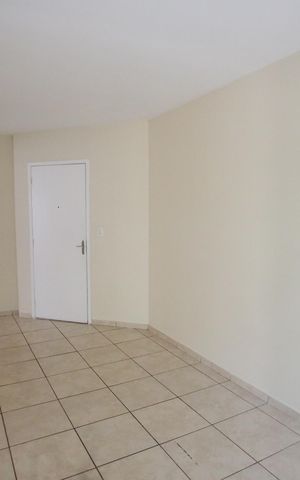 Apartamento para alugar com 74m², 3 quartos e 1 vagaSala