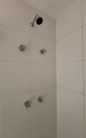 Apartamento à venda com 37m², 1 quarto e sem vaga Apartamento à venda com 37m², 1 quarto e sem vagaBanheiro da Suíte