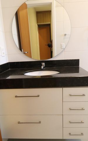 Casa de condomínio para alugar com 259m², 4 quartos e 4 vagasBanheiro da Suíte