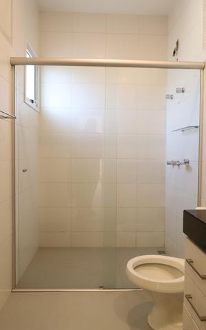 Casa de condomínio para alugar com 259m², 4 quartos e 4 vagasBanheiro da Suíte 2