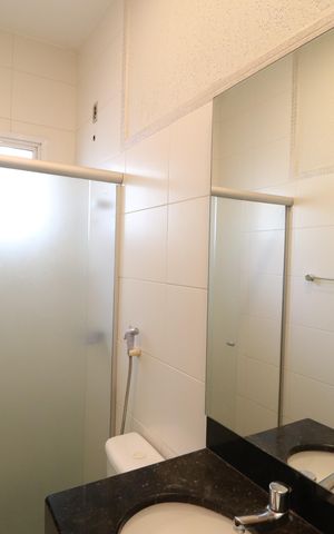 Casa de condomínio para alugar com 259m², 4 quartos e 4 vagasBanheiro Social
