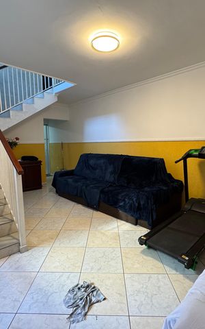 Casa para alugar com 100m², 2 quartos e 1 vaga Casa para alugar com 100m², 2 quartos e 1 vagaSala