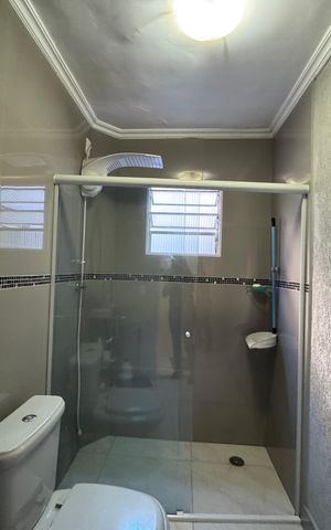 Casa para alugar com 100m², 2 quartos e 1 vaga Casa para alugar com 100m², 2 quartos e 1 vagaBanheiro