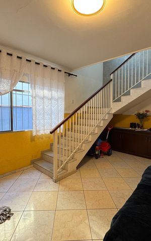 Casa para alugar com 100m², 2 quartos e 1 vaga Casa para alugar com 100m², 2 quartos e 1 vagaSala