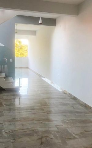 Casa para alugar com 222m², 5 quartos e 2 vagas Casa para alugar com 222m², 5 quartos e 2 vagasSala