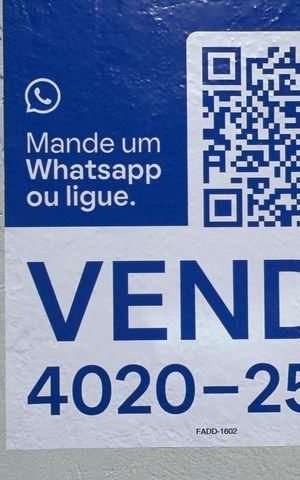 Casa à venda com 195m², 6 quartos e 1 vaga Casa à venda com 195m², 6 quartos e 1 vagaPlaca