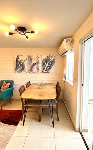 Casa à venda com 195m², 6 quartos e 1 vaga Casa à venda com 195m², 6 quartos e 1 vagaSala