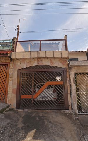 Casa à venda com 125m², 2 quartos e 1 vagaFachada