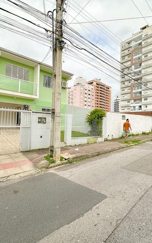 Casa para alugar com 128m², 2 quartos e 1 vagaVista da Rua