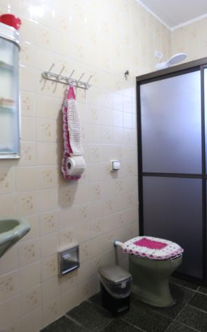 Casa à venda com 175m², 2 quartos e 3 vagasBanheiro