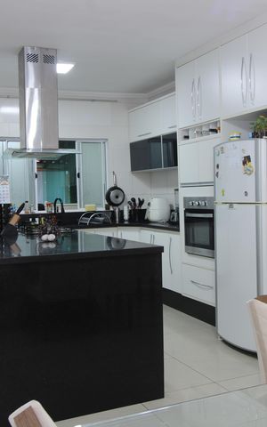 Casa à venda com 170m², 3 quartos e 4 vagasCozinha