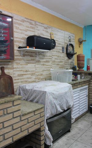 Casa à venda com 170m², 3 quartos e 4 vagasárea gourmet