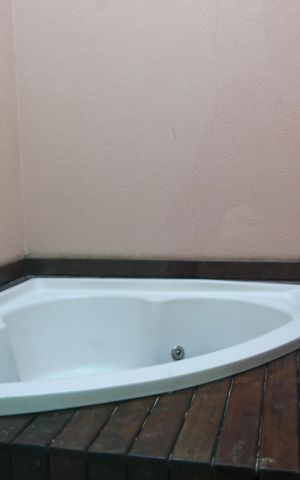 Casa à venda com 170m², 3 quartos e 4 vagasBanheira