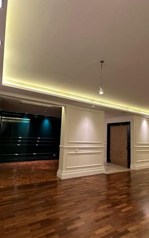 Apartamento à venda com 280m², 4 quartos e 2 vagas Apartamento à venda com 280m², 4 quartos e 2 vagasSala