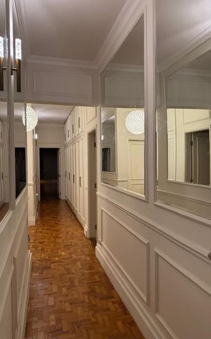 Apartamento à venda com 280m², 4 quartos e 2 vagas Apartamento à venda com 280m², 4 quartos e 2 vagasCorredor