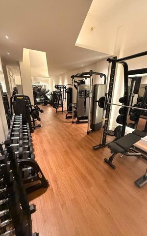 Apartamento à venda com 280m², 4 quartos e 2 vagas Apartamento à venda com 280m², 4 quartos e 2 vagasÁrea externa