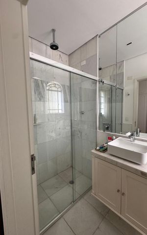 Apartamento à venda com 280m², 4 quartos e 2 vagas Apartamento à venda com 280m², 4 quartos e 2 vagasBanheiro