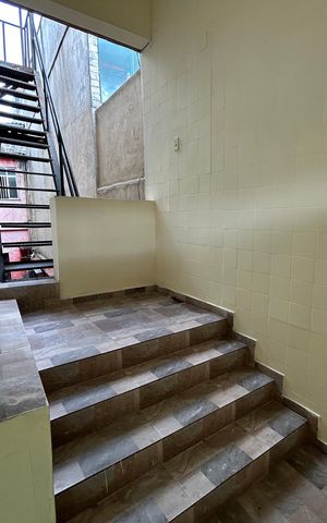 Casa para alugar com 100m², 2 quartos e 1 vagaEntrada