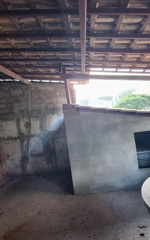 Casa à venda com 80m², 4 quartos e sem vaga Casa à venda com 80m², 4 quartos e sem vagaTerraço
