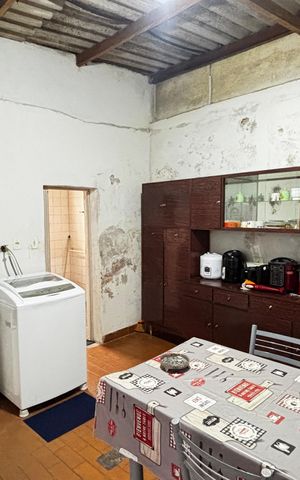 Casa à venda com 150m², 2 quartos e 3 vagas Casa à venda com 150m², 2 quartos e 3 vagasCozinha