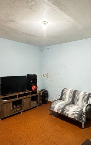 Casa à venda com 150m², 2 quartos e 3 vagas Casa à venda com 150m², 2 quartos e 3 vagasSala
