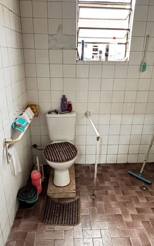 Casa à venda com 150m², 2 quartos e 3 vagas Casa à venda com 150m², 2 quartos e 3 vagasBanheiro 1