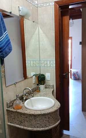 Casa à venda com 170m², 3 quartos e 5 vagas Casa à venda com 170m², 3 quartos e 5 vagasBanheiro