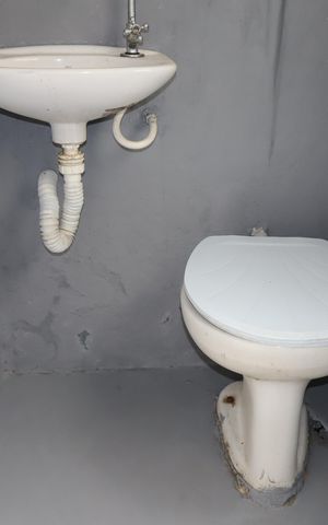 Casa à venda com 135m², 2 quartos e 8 vagasBanheiro Social