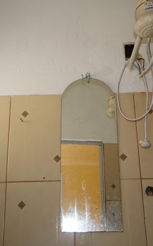 Casa à venda com 135m², 2 quartos e 8 vagasBanheiro da suíte