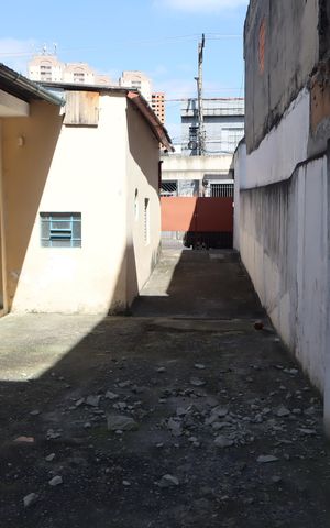 Casa à venda com 135m², 2 quartos e 8 vagasCorredor externo