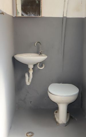 Casa à venda com 135m², 2 quartos e 8 vagasBanheiro Social