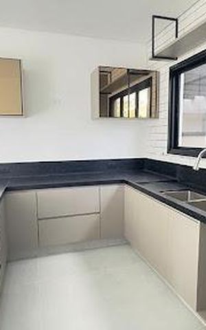 Casa à venda com 350m², 4 quartos e 4 vagas