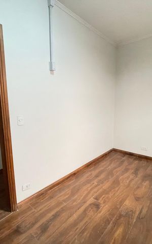 Casa à venda com 180m², 6 quartos e 3 vagas Casa à venda com 180m², 6 quartos e 3 vagasQuarto 3