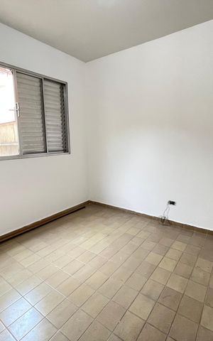 Casa à venda com 180m², 6 quartos e 3 vagas Casa à venda com 180m², 6 quartos e 3 vagasQuarto 5