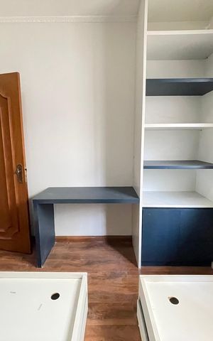 Casa à venda com 180m², 6 quartos e 3 vagas Casa à venda com 180m², 6 quartos e 3 vagasQuarto 2