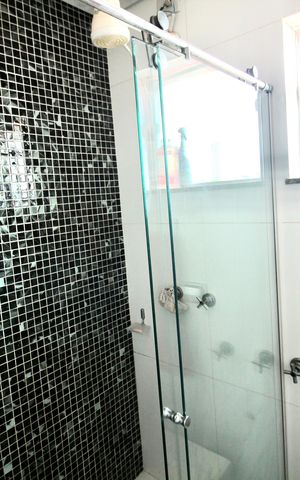 Casa à venda com 302m², 3 quartos e 4 vagas Casa à venda com 302m², 3 quartos e 4 vagasBanheiro da suíte 3