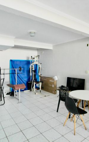 Casa à venda com 302m², 3 quartos e 4 vagas Casa à venda com 302m², 3 quartos e 4 vagasÁrea comum