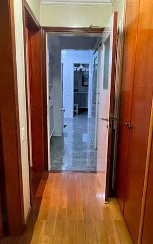 Apartamento à venda com 200m², 4 quartos e 3 vagas Apartamento à venda com 200m², 4 quartos e 3 vagasCorredor