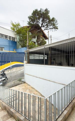 Casa para alugar com 150m², 2 quartos e 5 vagas Casa para alugar com 150m², 2 quartos e 5 vagasFachada