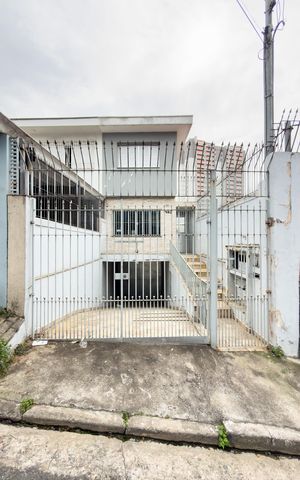 Casa para alugar com 150m², 2 quartos e 5 vagas Casa para alugar com 150m², 2 quartos e 5 vagasFachada