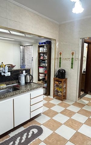Casa à venda com 150m², 2 quartos e 2 vagasCozinha