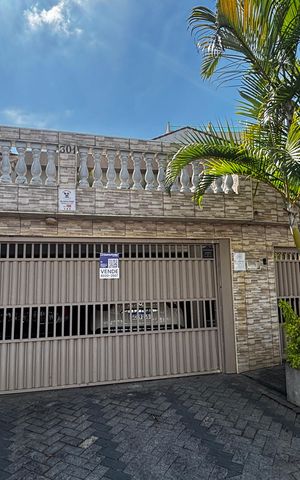 Casa à venda com 150m², 2 quartos e 2 vagasFachada