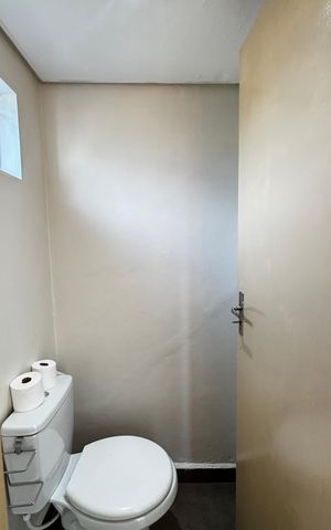 Casa à venda com 150m², 2 quartos e 2 vagasLavabo